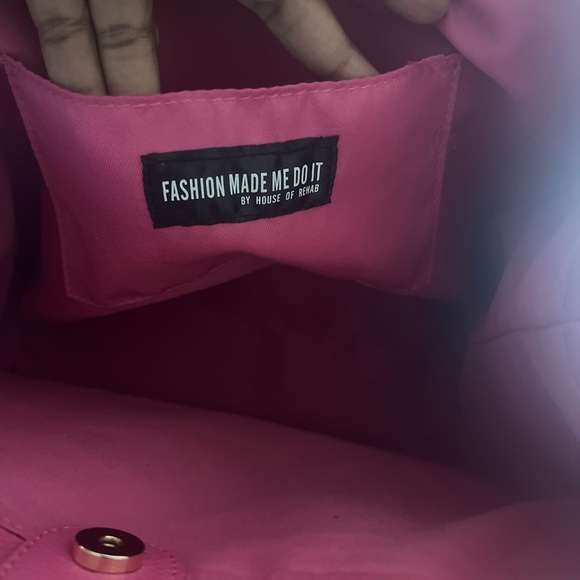 HOUSE OF REHAB BLACK OWNED Pink FAUX LEATHER PEBBLE MEDIUM tote - Picture 6 of 17